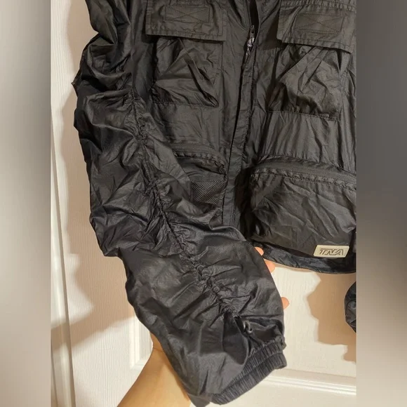 Aritzia Tna Eagle Rock Jacket Pockets Zippers Black Cargo Utility Size Small - Picture 7 of 14